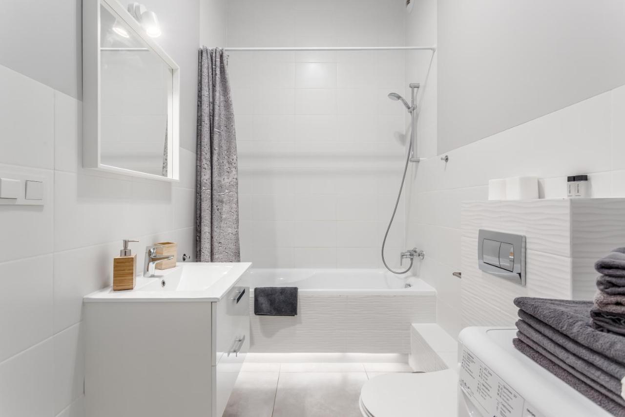 Warsaw City Apartments Екстер'єр фото